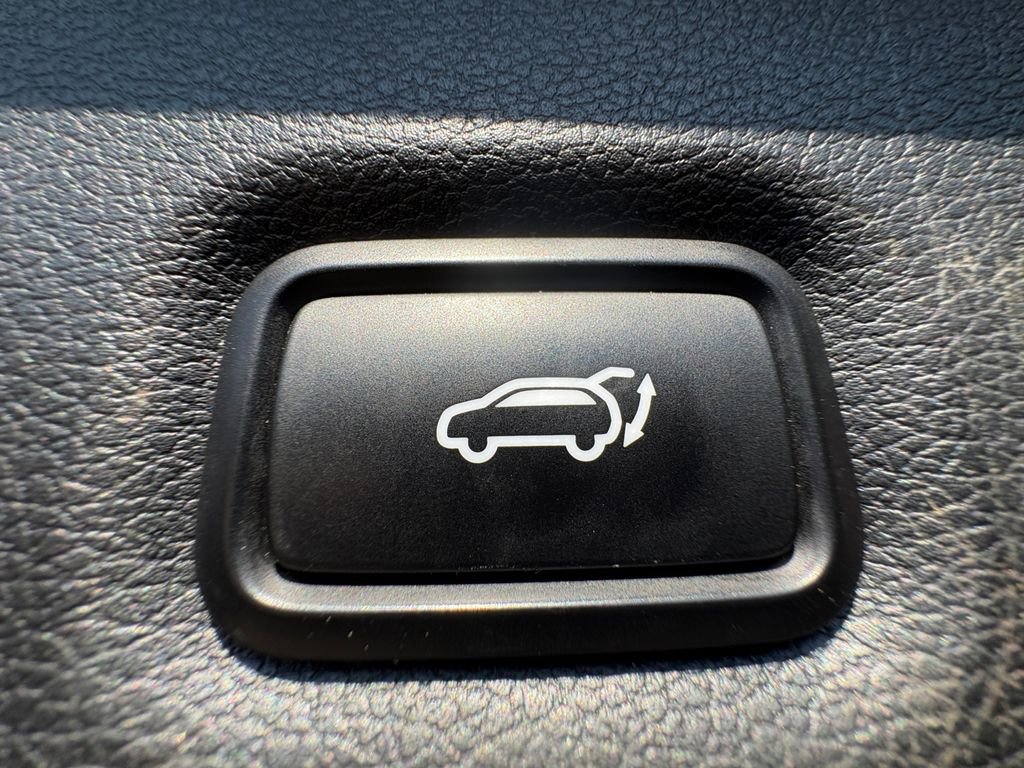 Used 2019 Hyundai Santa Fe Limited image 12