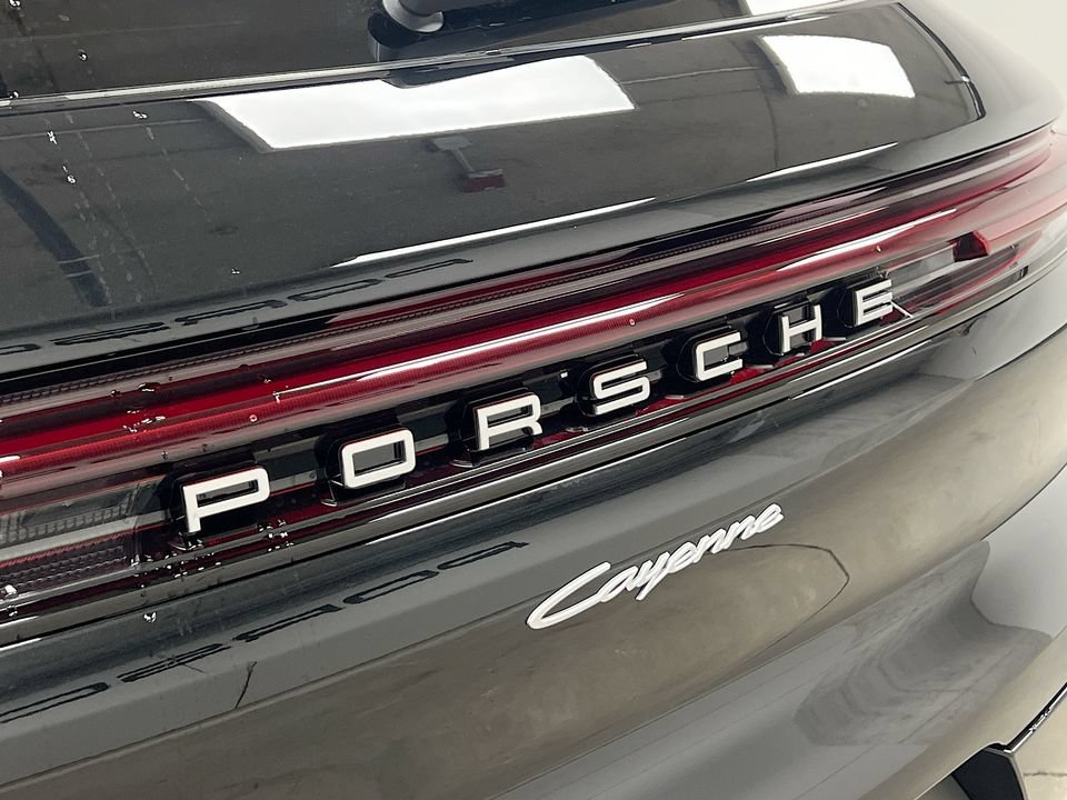 New 2026 Porsche Cayenne AWD/4WD image 34