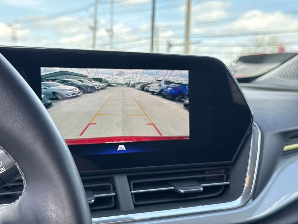 Used 2024 Chevrolet Trax LT w/ Driver Confidence Package FWD image 17