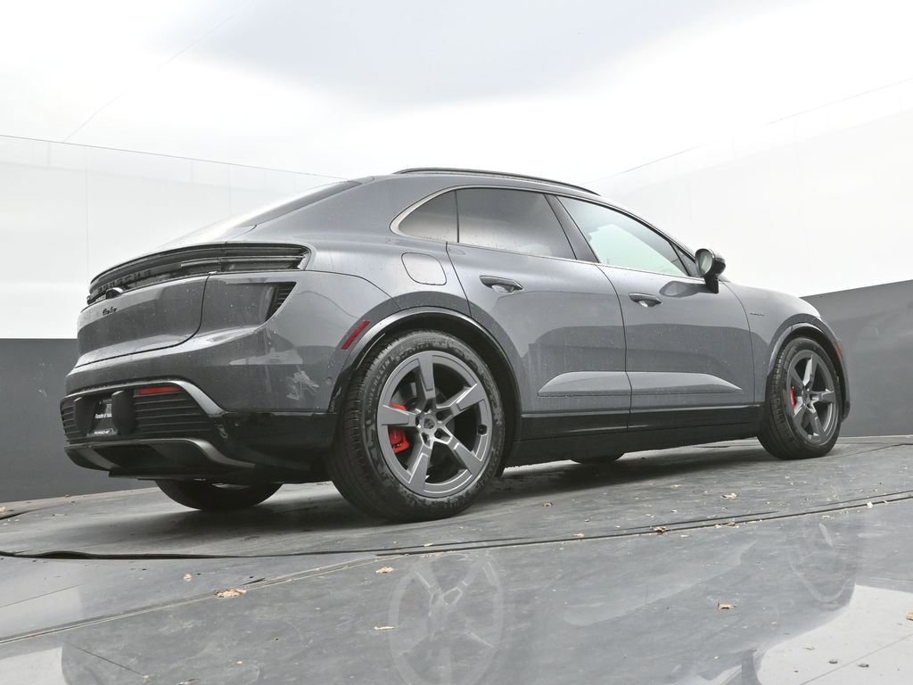 Used 2025 Porsche Macan Turbo Electric AWD/4WD image 52