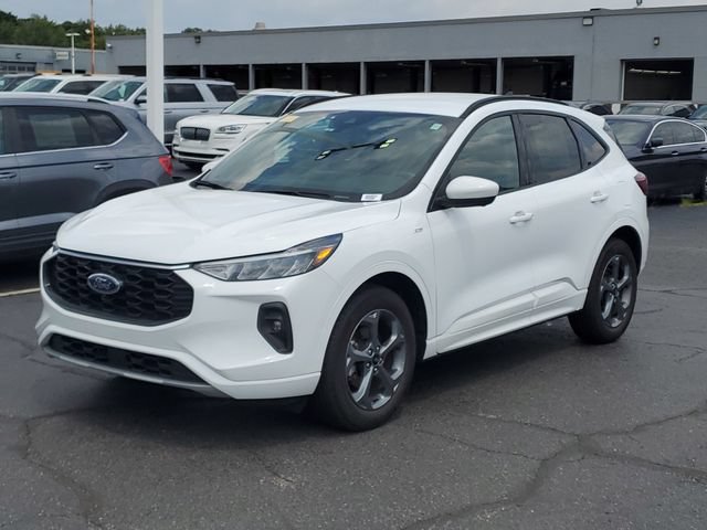 Used 2023 Ford Escape ST-Line Select w/ Tech Pack #2 AWD/4WD image 3
