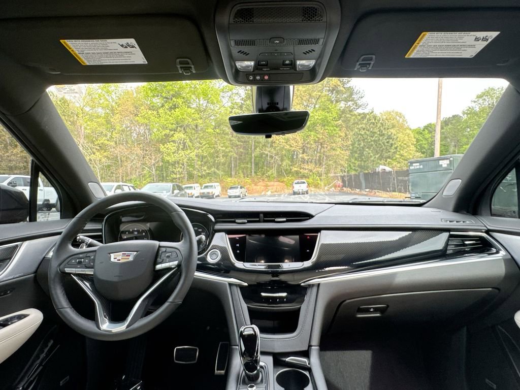 Used 2025 Cadillac XT6 Sport w/ Technology Package image 31