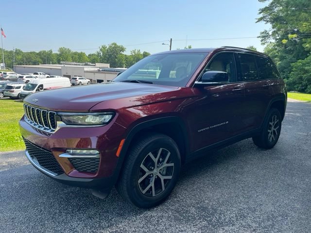 Used 2025 Jeep Grand Cherokee Limited AWD/4WD image 7