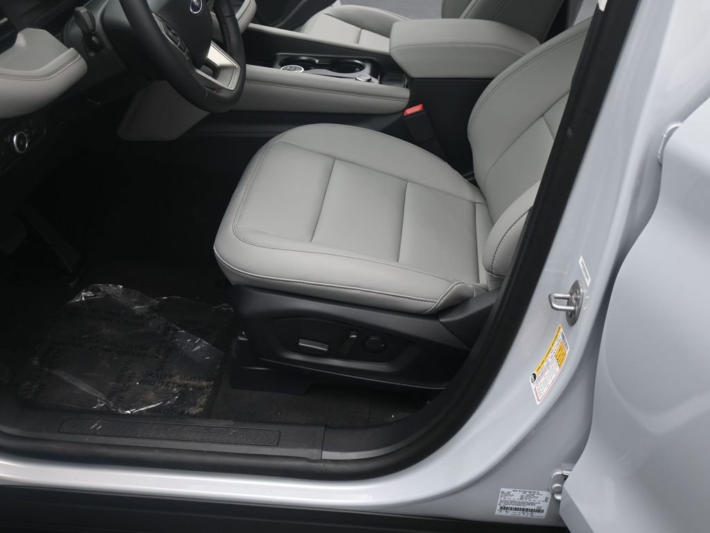 New 2026 Ford Explorer Active w/ Active Comfort Package image 8