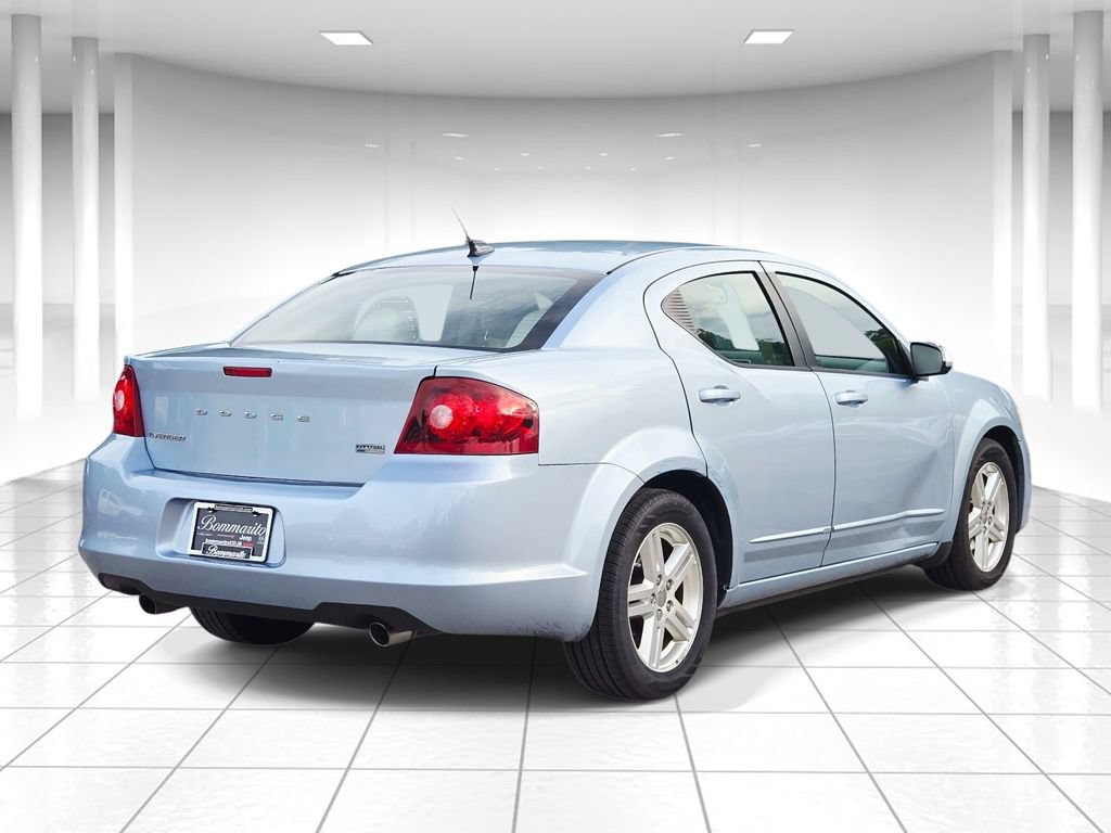 Used 2013 Dodge Avenger SXT FWD image 3