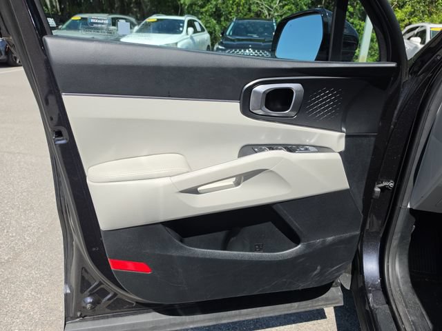 Certified 2025 Kia Sorento S w/ Panoramic Sunroof Package FWD image 17