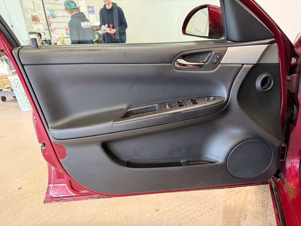 Used 2008 Chevrolet Impala LT w/ Luxury Edition Package FWD image 18