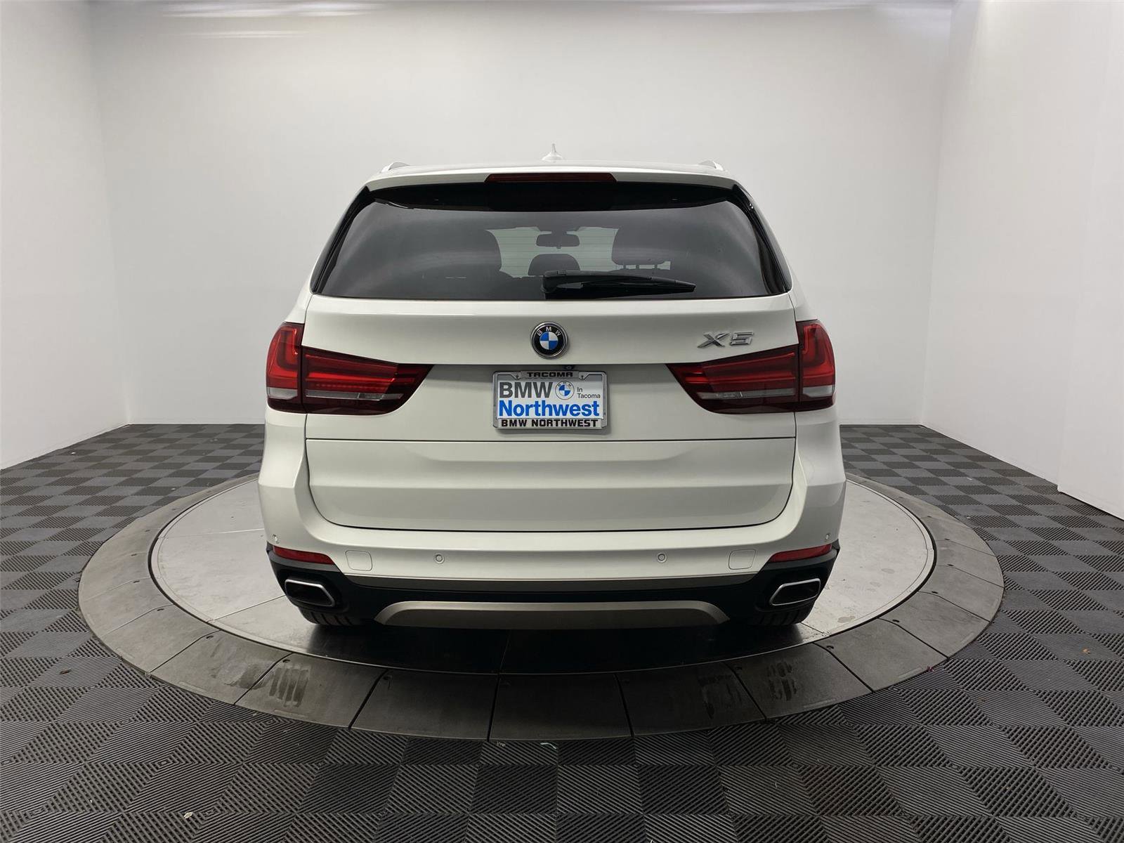 Used 2018 BMW X5 xDrive35i w/ M Sport Package AWD/4WD image 15