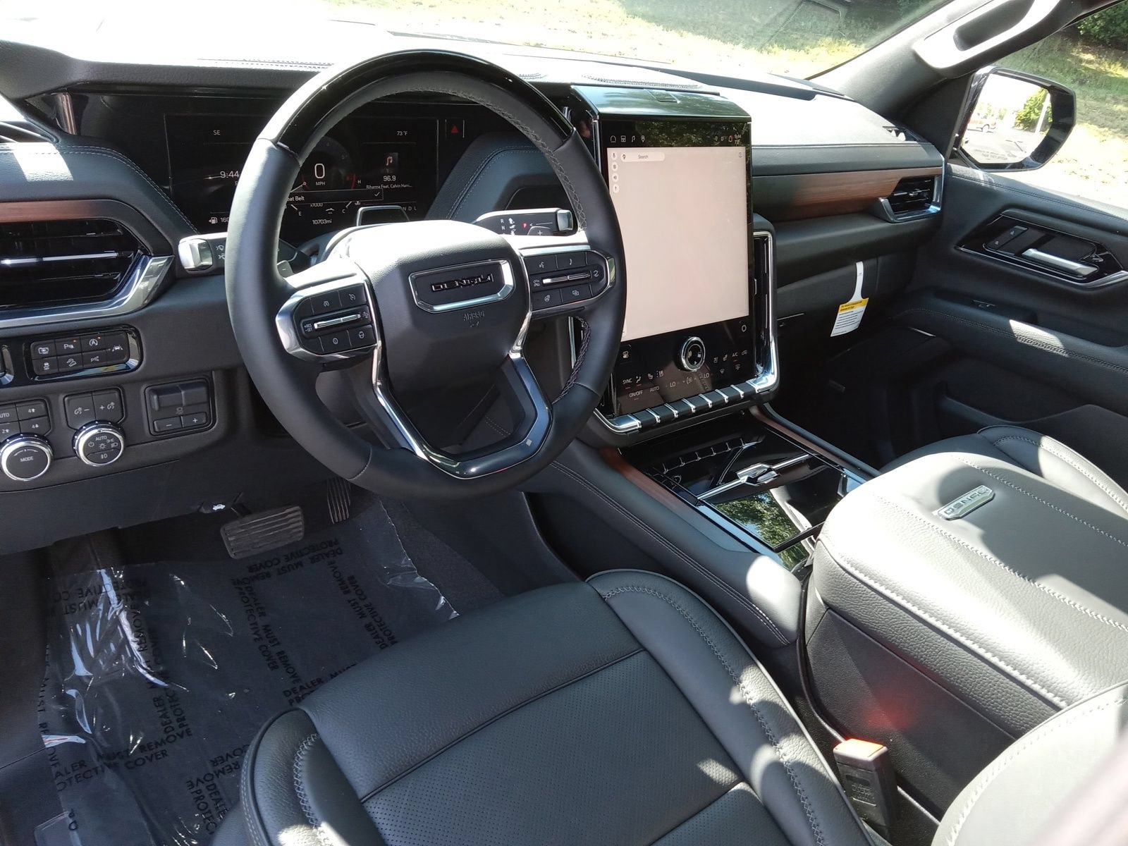Used 2026 GMC Yukon Denali w/ Advanced Technology Package AWD/4WD image 12