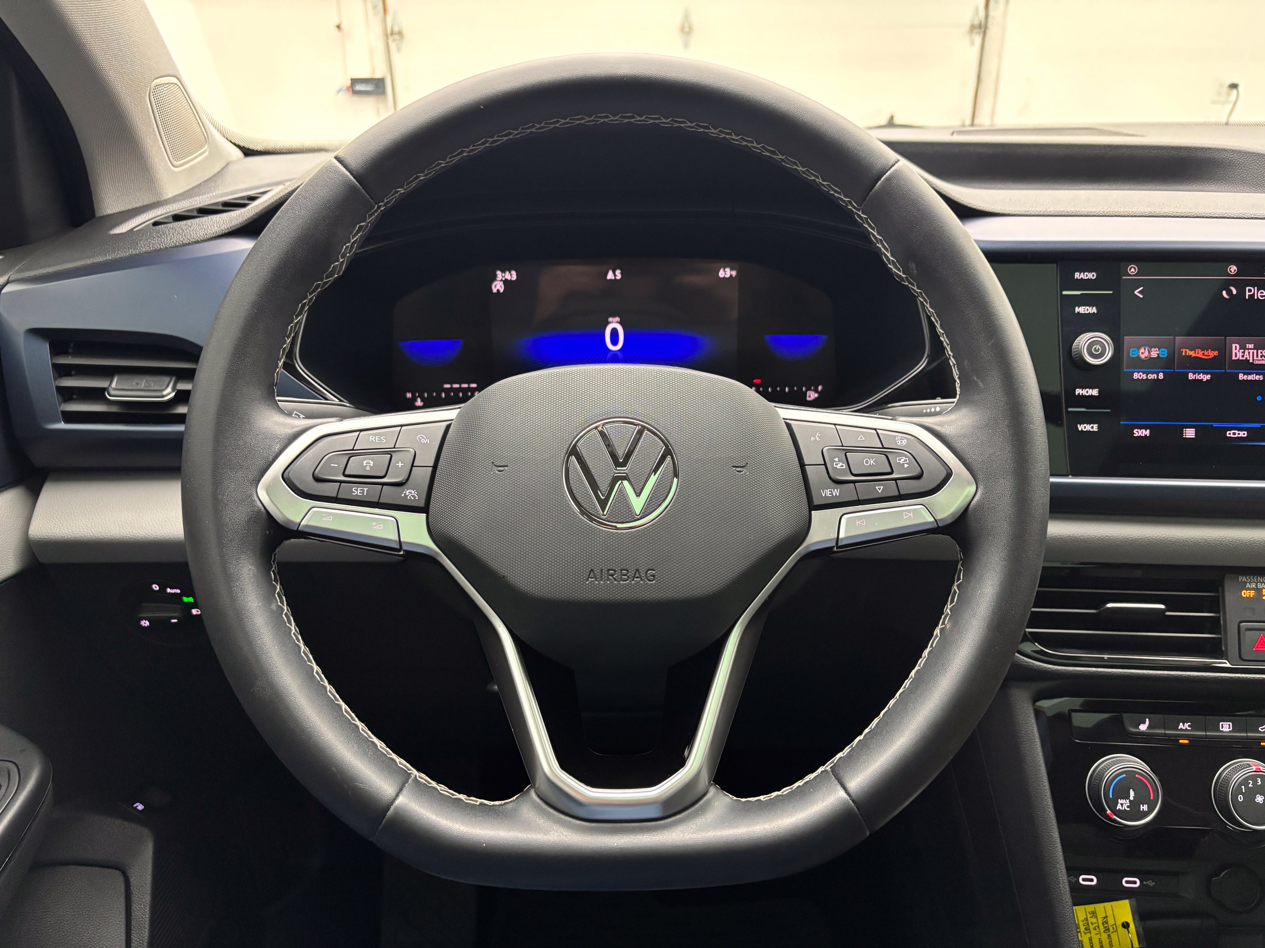 Used 2023 Volkswagen Taos SE w/ Panoramic Sunroof Package FWD image 19
