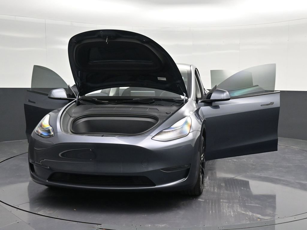 Used 2024 Tesla Model Y Long Range image 34