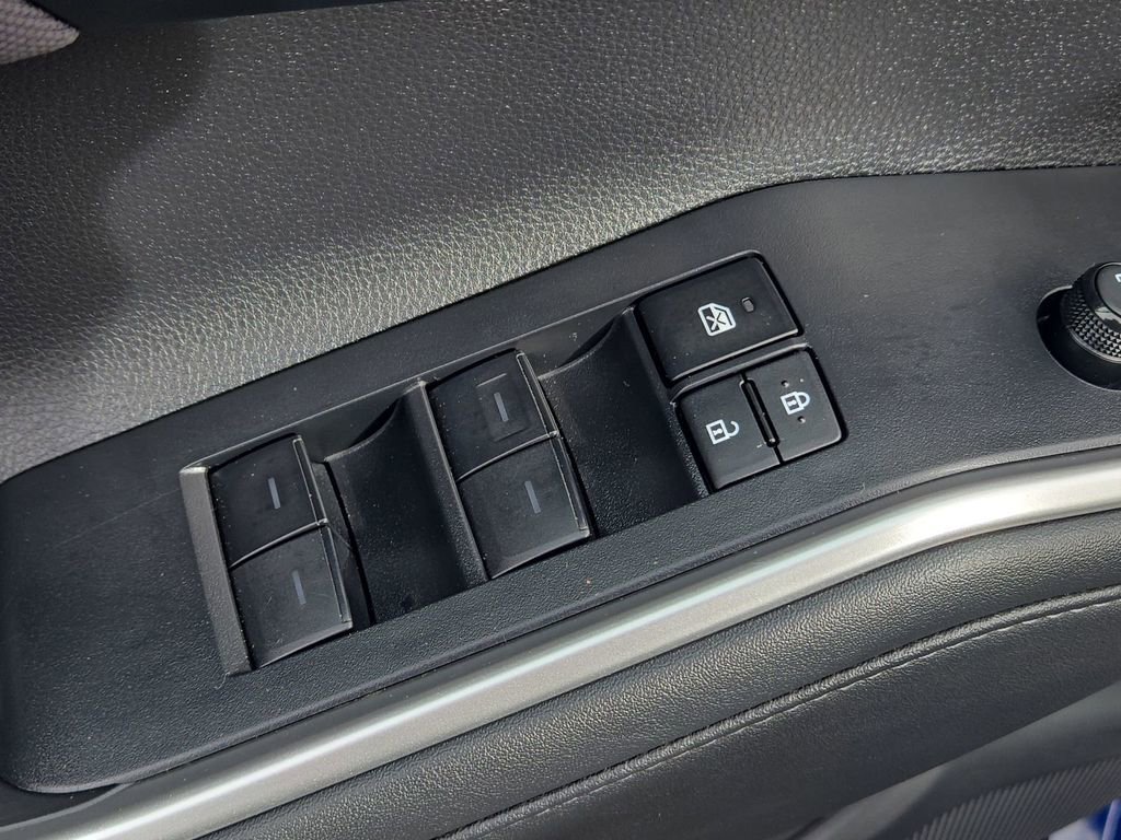 Used 2024 Toyota Highlander LE image 29
