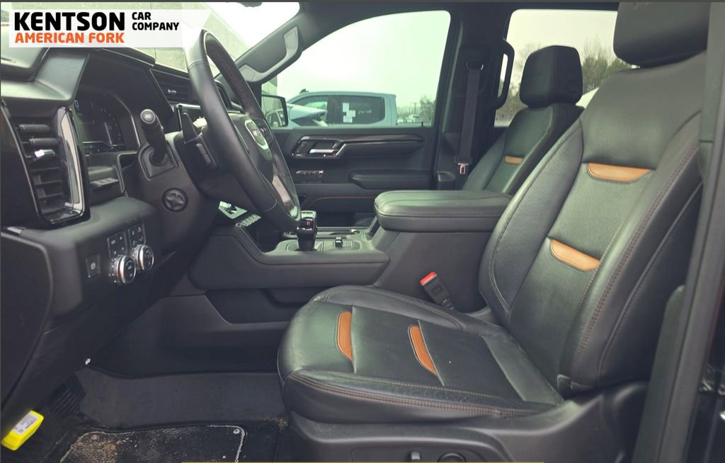 Used 2024 GMC Sierra 1500 AT4 w/ Technology Package image 4
