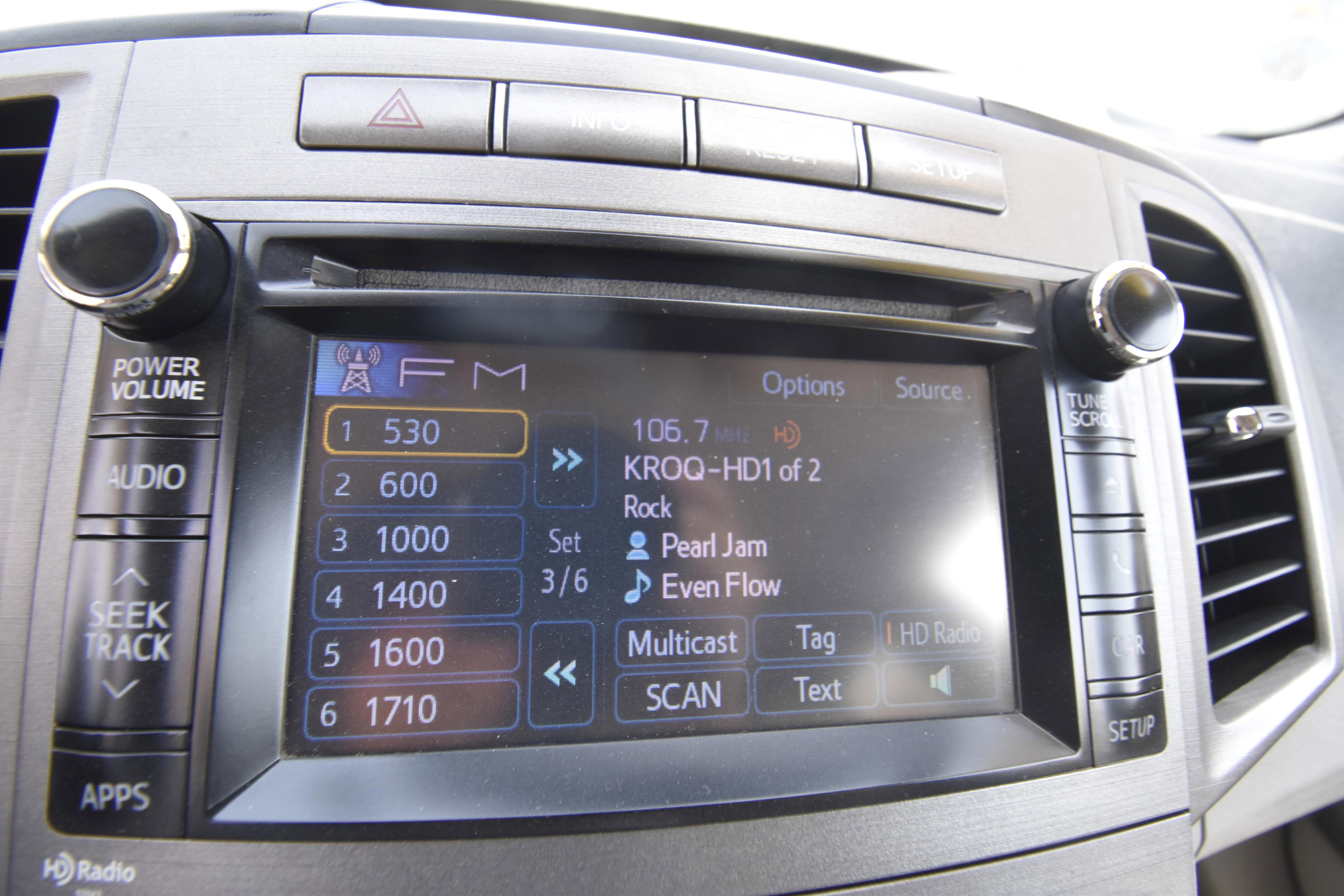 Used 2014 Toyota Venza XLE FWD image 12