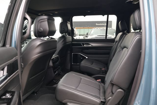 New 2026 Jeep Grand Wagoneer L Limited w/ Premium Group II AWD/4WD image 8