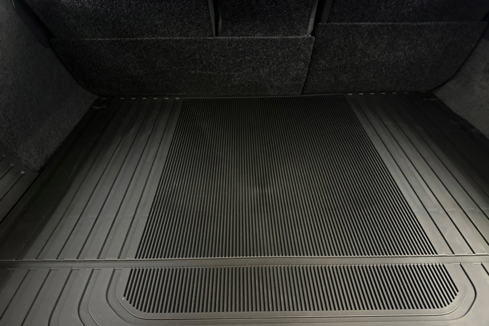 New 2026 Land Rover Range Rover SV image 24