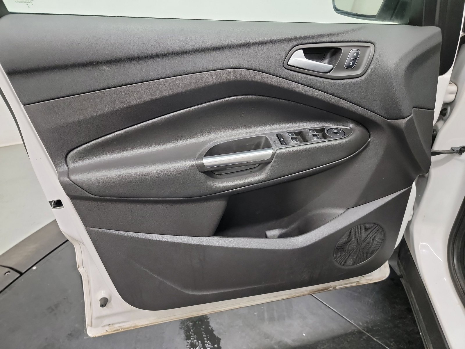 Used 2017 Ford Escape SE w/ Equipment Group 201A image 13