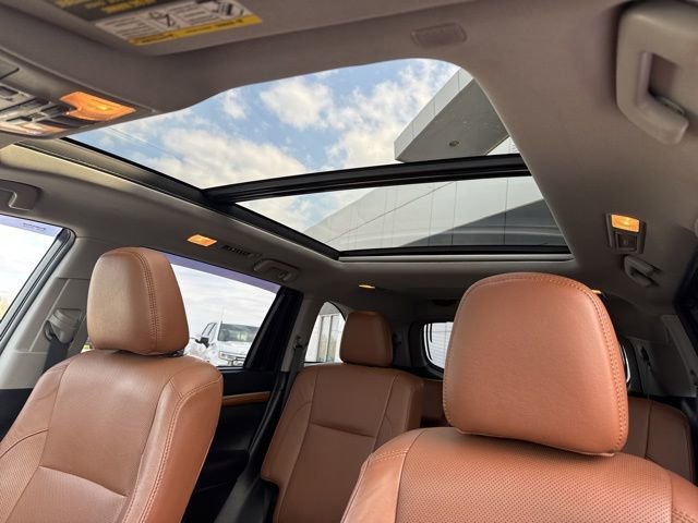 Used 2019 Toyota Highlander Limited Platinum AWD/4WD image 29