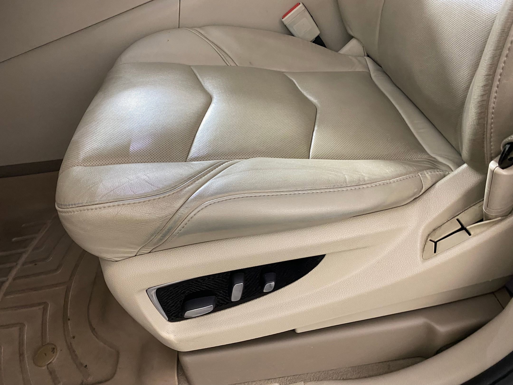 Used 2016 Cadillac Escalade Luxury image 12