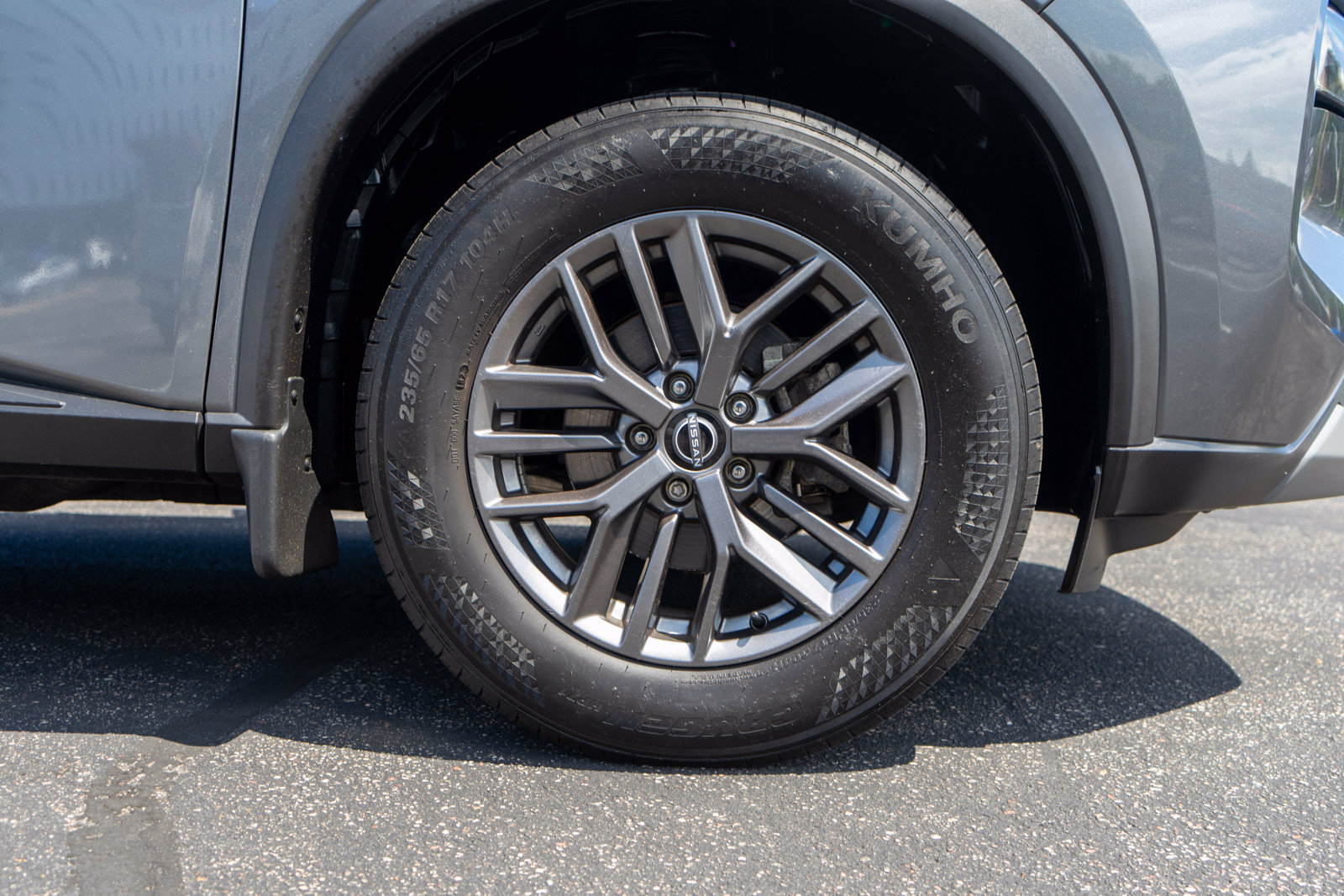 Used 2023 Nissan Rogue S AWD/4WD image 10