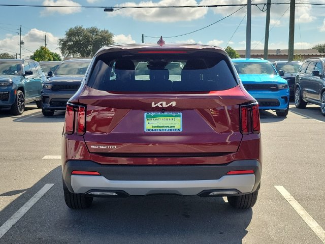 Used 2025 Kia Sorento LX FWD image 5