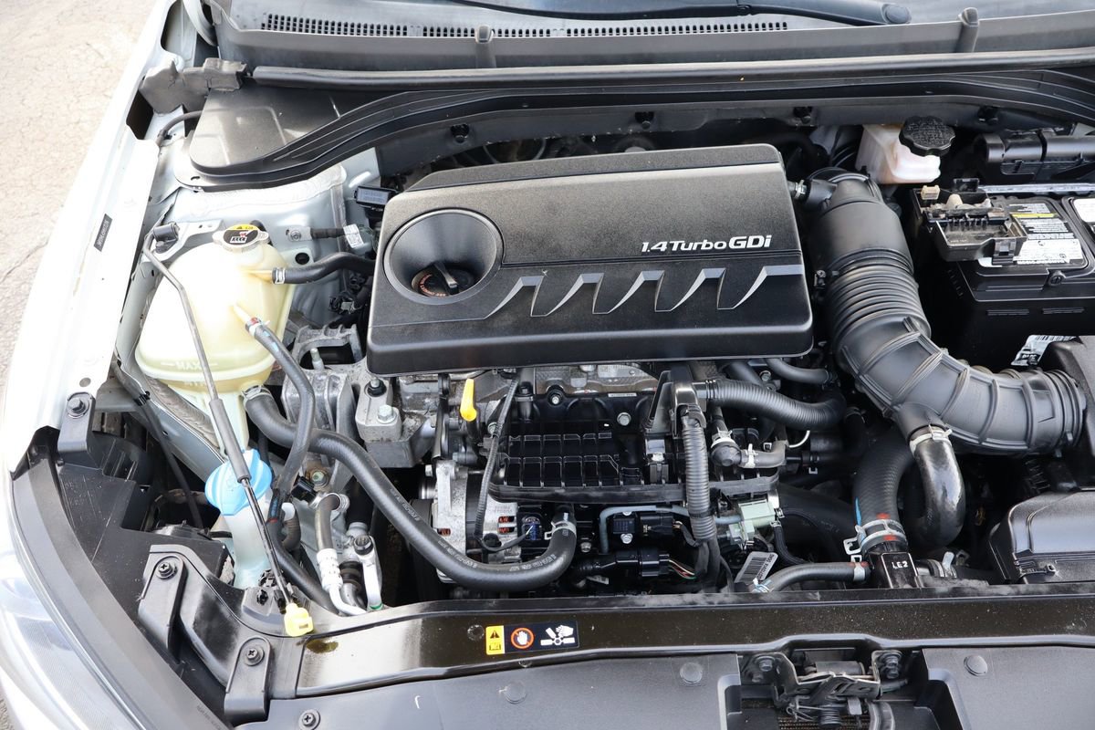 Used 2017 Hyundai Elantra ECO w/ Cargo Package image 38