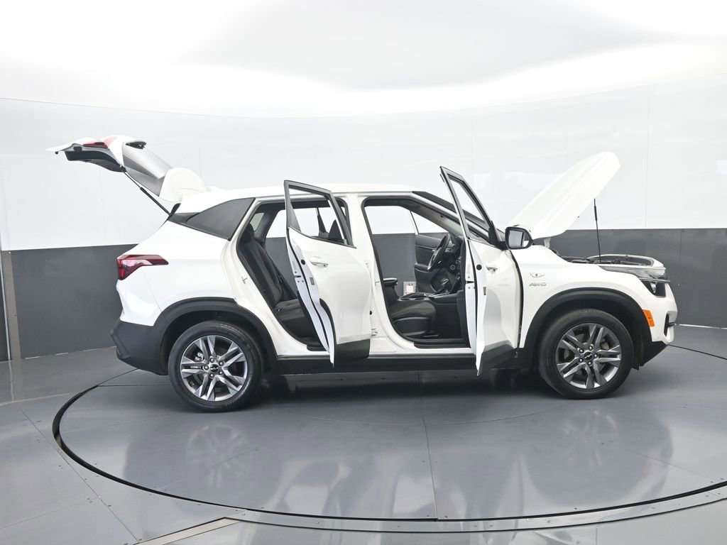 Used 2022 Kia Seltos LX image 65
