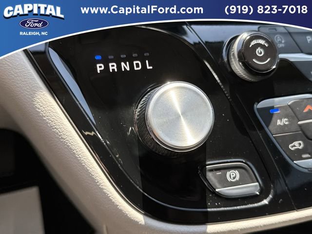 Used 2024 Chrysler Pacifica Touring-L FWD image 29