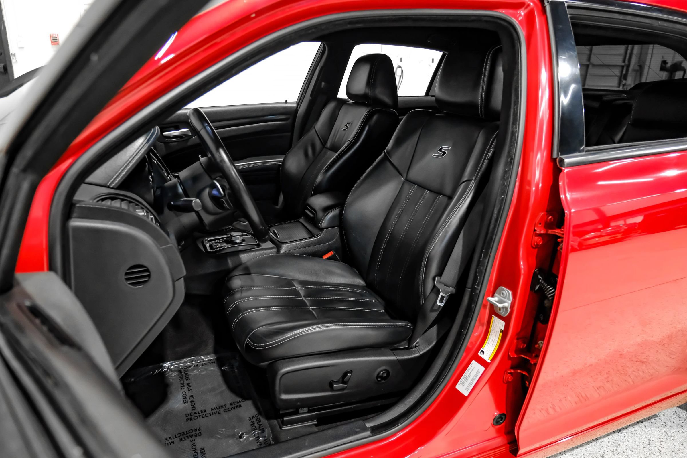 Used 2015 Chrysler 300 S RWD image 43