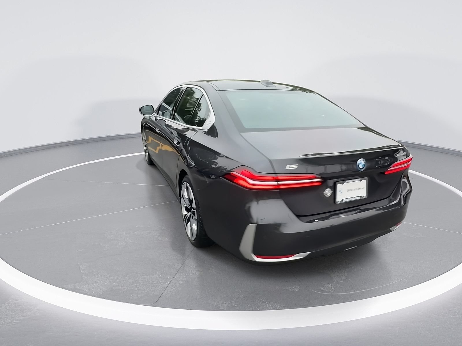 Used 2026 BMW i5 eDrive40 w/ Premium Package AWD/4WD image 6