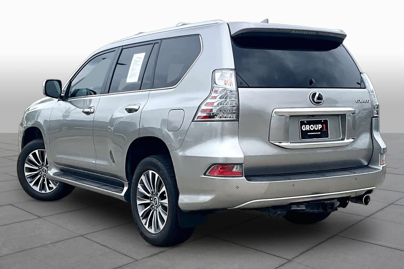 Used 2023 Lexus GX 460 Luxury w/ Accessory Package AWD/4WD image 10
