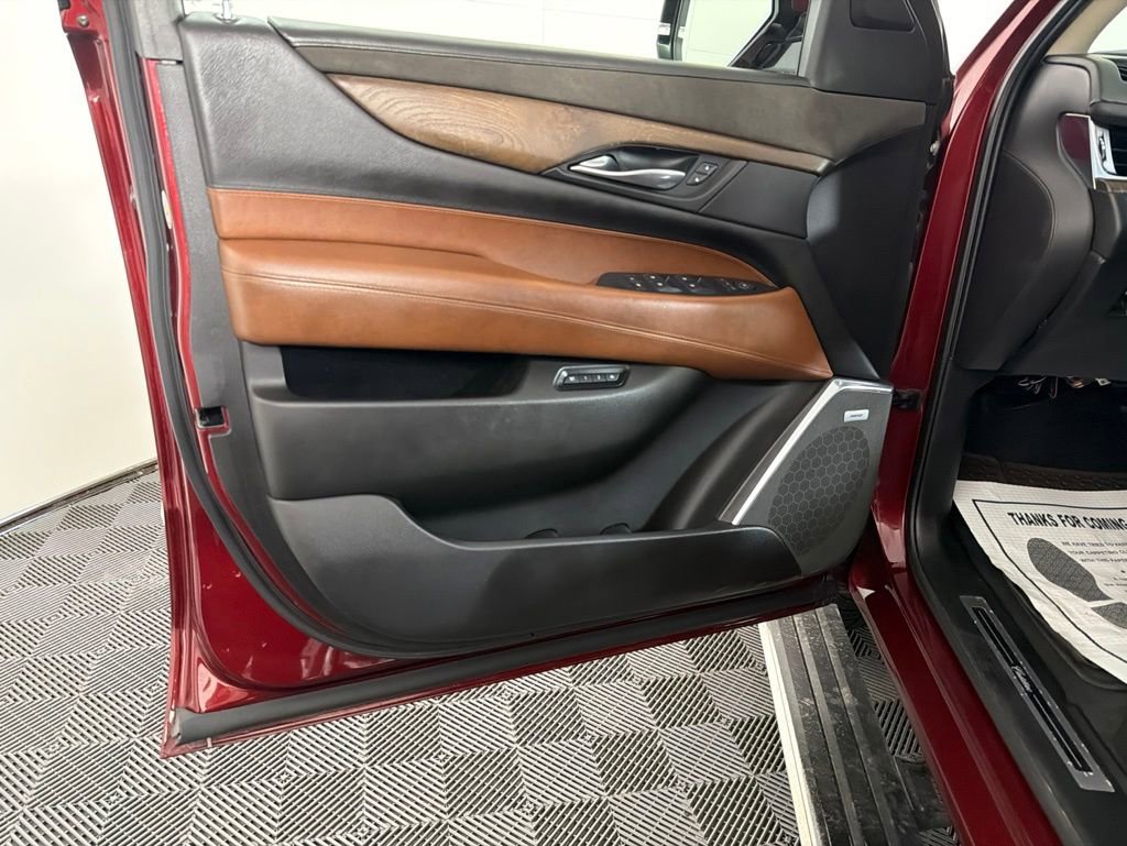 Used 2017 Cadillac Escalade Premium Luxury AWD/4WD image 19