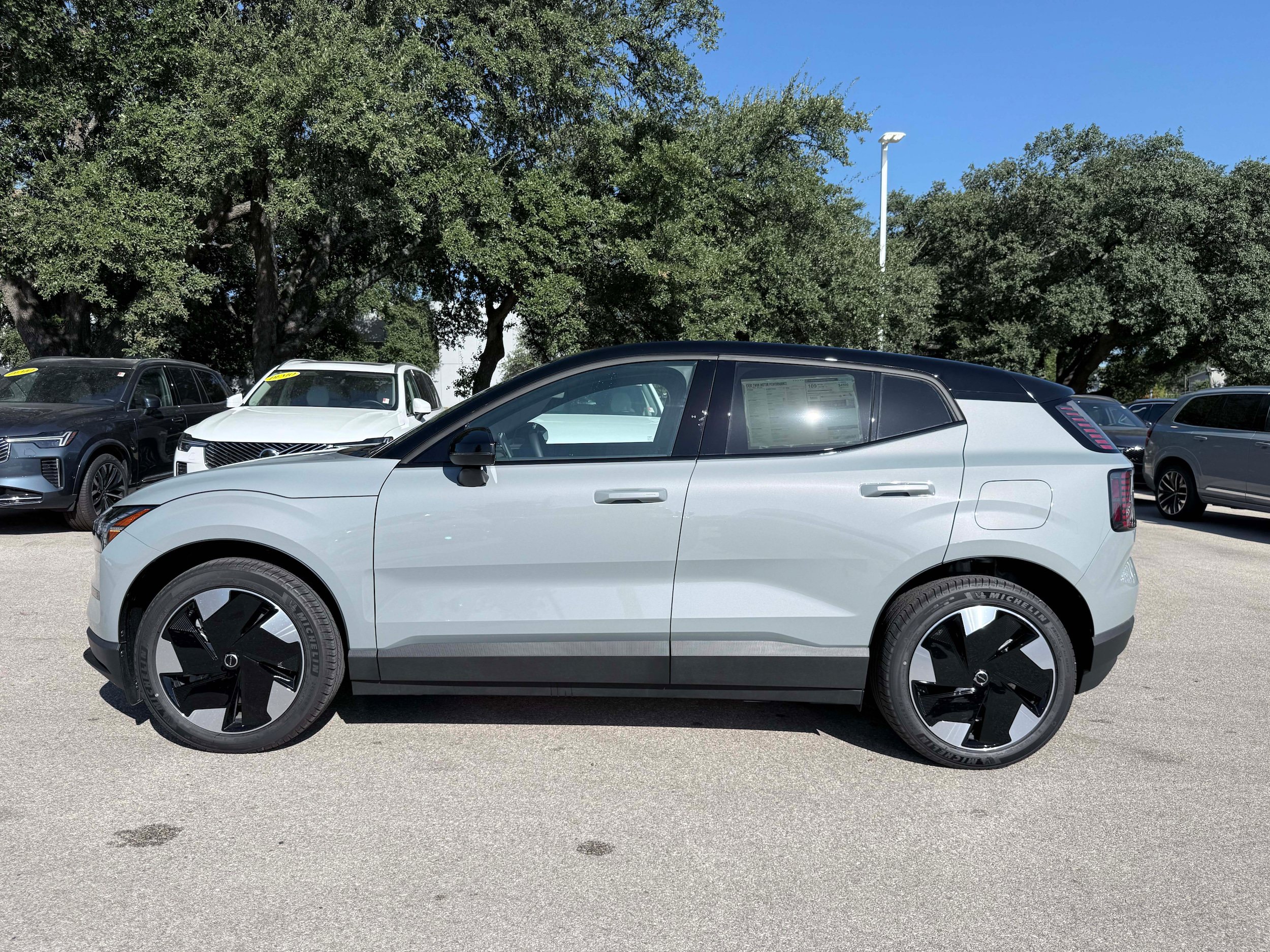 New 2026 Volvo EX30 Plus w/ Protection Package Premier AWD/4WD image 3