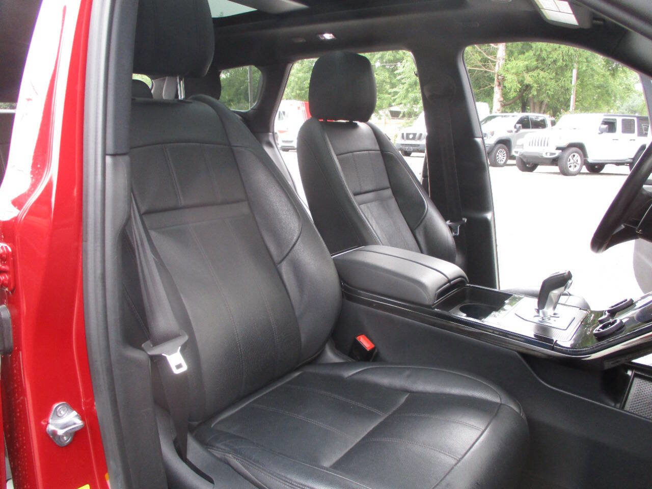Used 2021 Land Rover Range Rover Evoque R-Dynamic SE AWD/4WD image 21