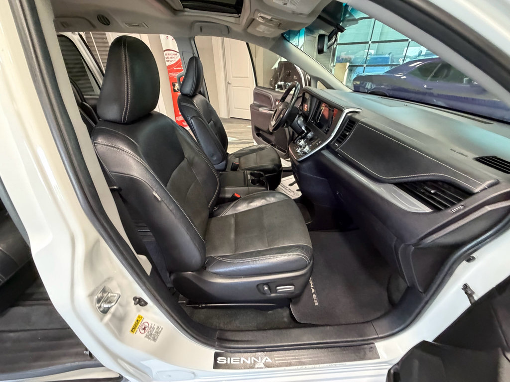 Used 2017 Toyota Sienna SE FWD image 43