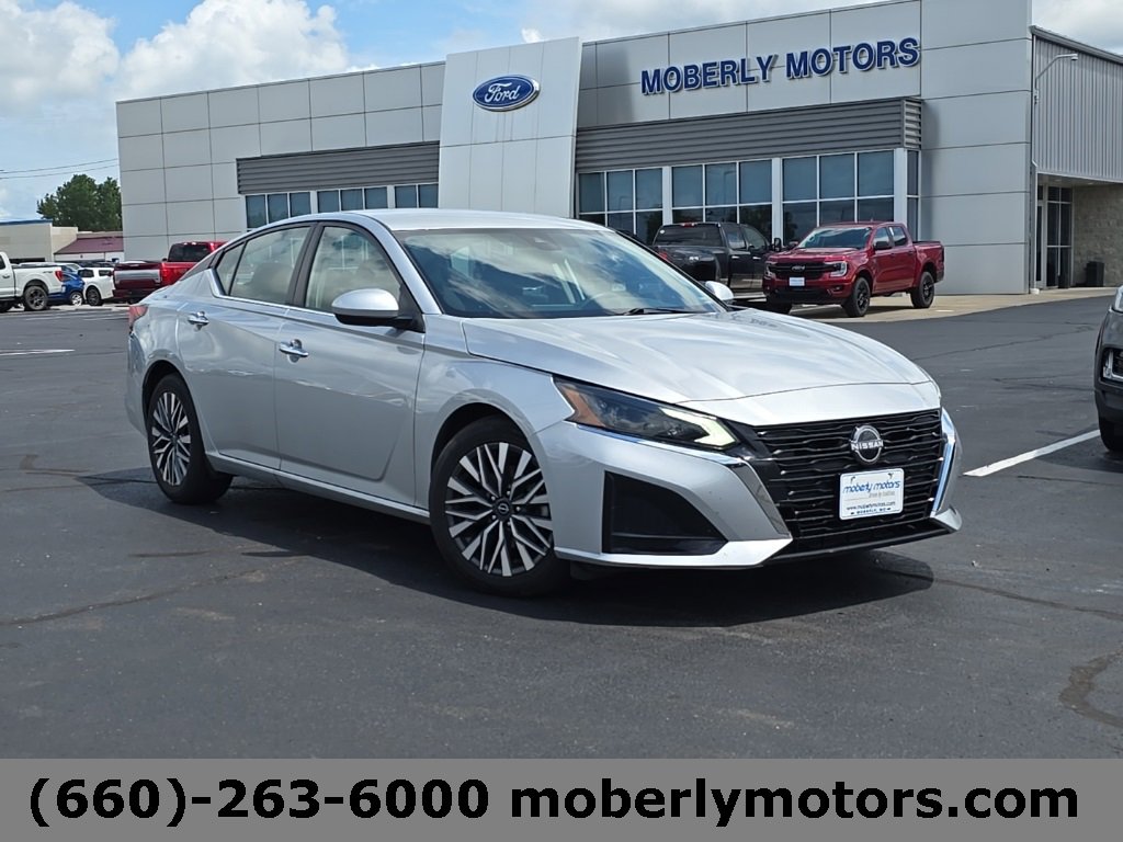 Used 2023 Nissan Altima 2.5 SV