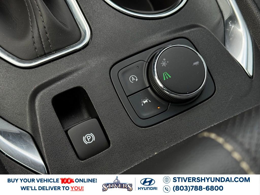 Used 2023 Chevrolet Traverse Premier image 42