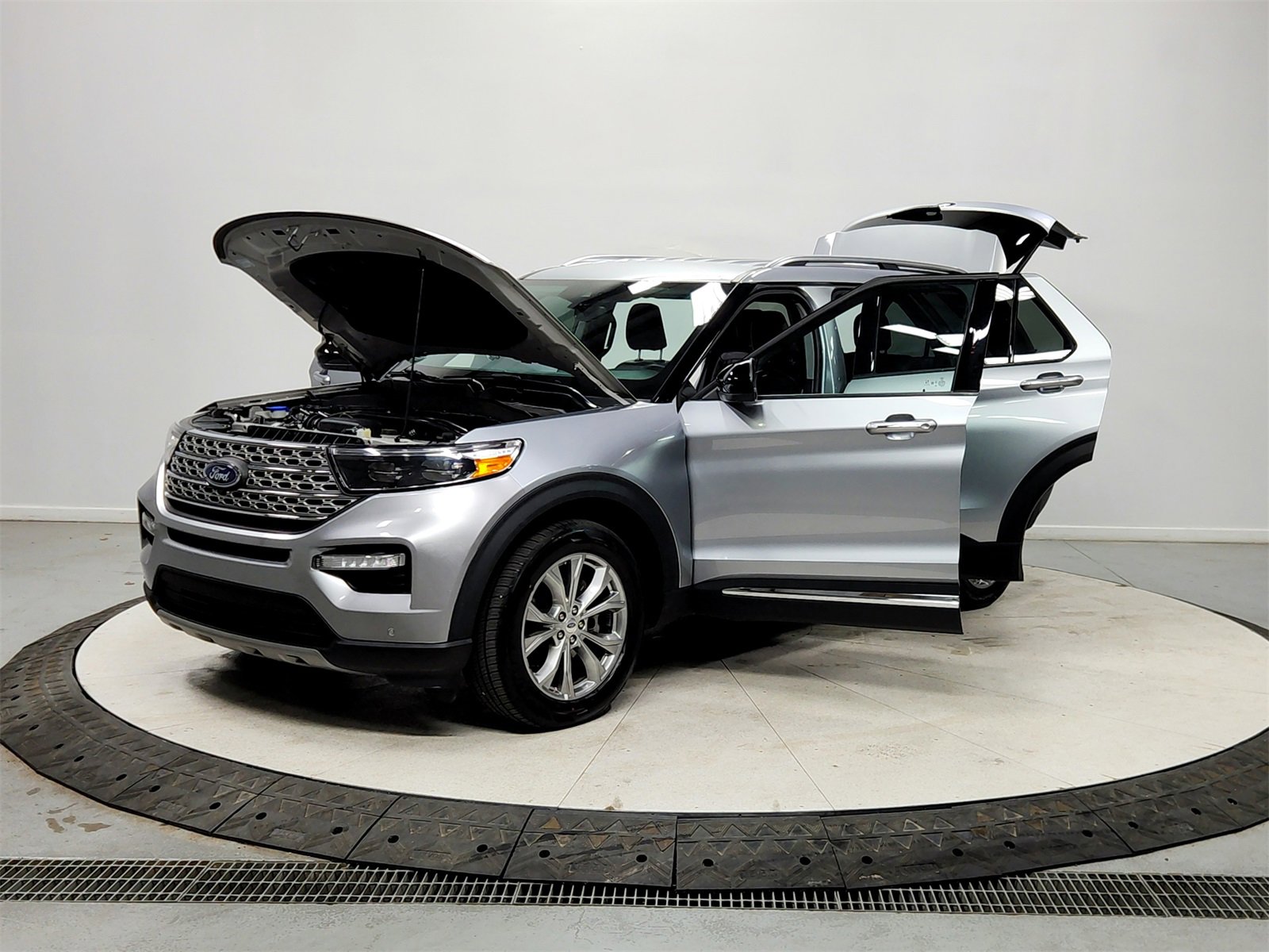 Used 2023 Ford Explorer Limited image 11