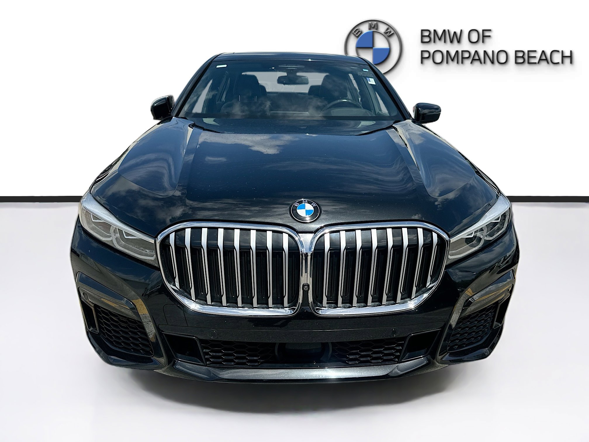 Used 2020 BMW 750i xDrive w/ Executive Package image 2