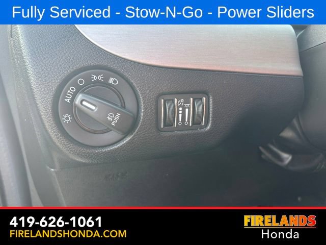Used 2017 Dodge Grand Caravan GT FWD image 17