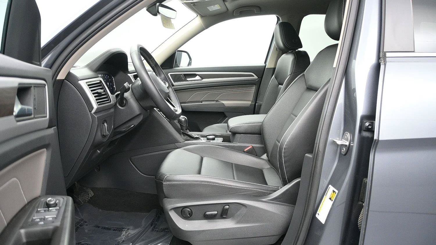 Certified 2023 Volkswagen Atlas SE w/ Panoramic Sunroof Package AWD/4WD image 8