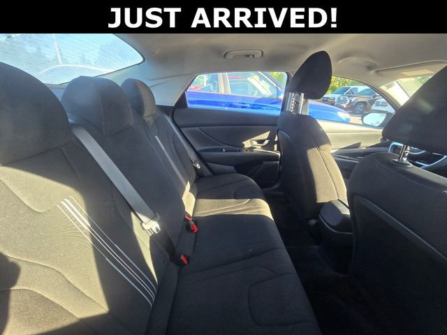 Used 2023 Hyundai Elantra SEL w/ Convenience Package FWD image 6