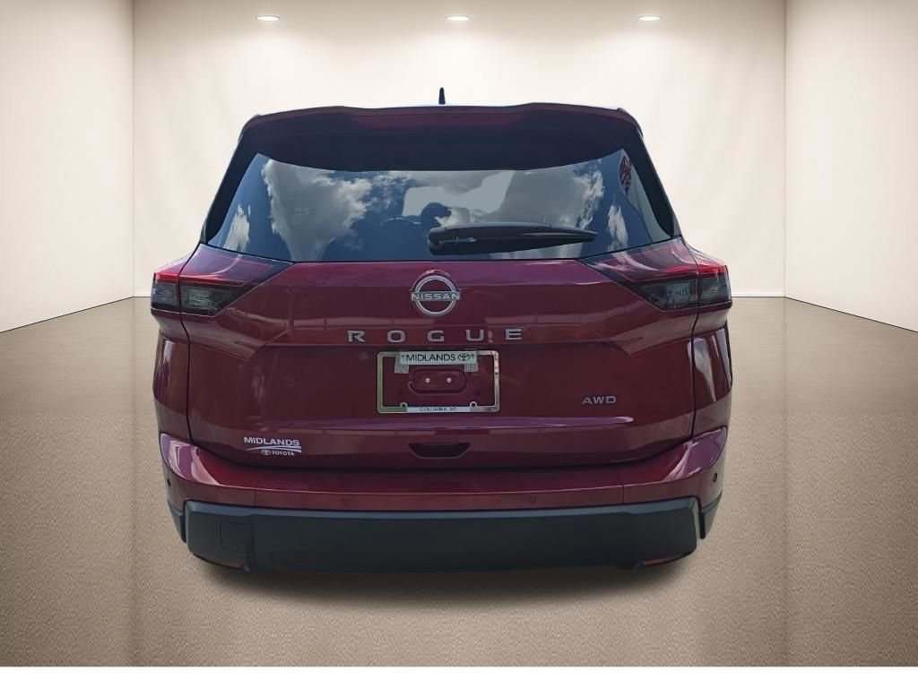 Used 2025 Nissan Rogue SV image 4