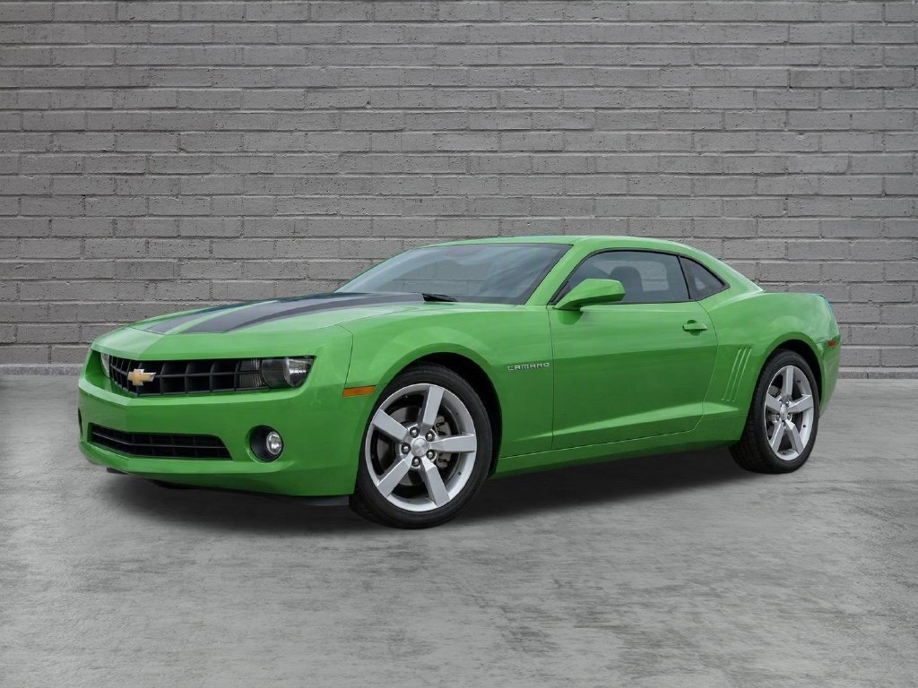 Used 2010 Chevrolet Camaro LT RWD image 2