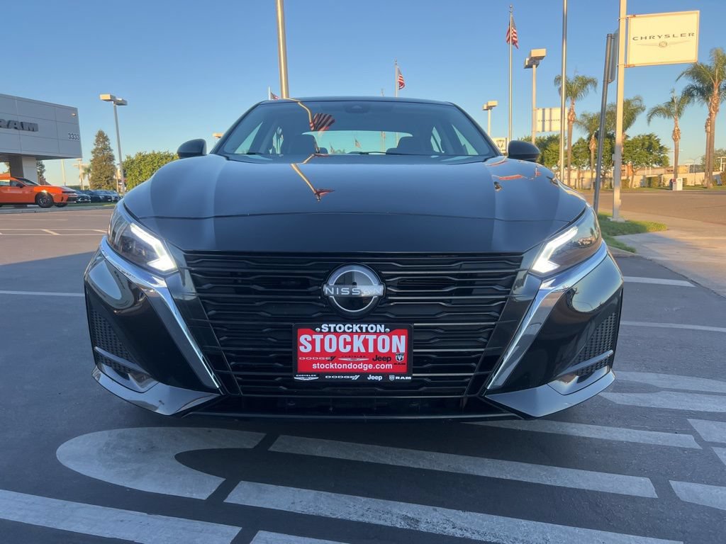 Used 2025 Nissan Altima 2.5 SV FWD image 4