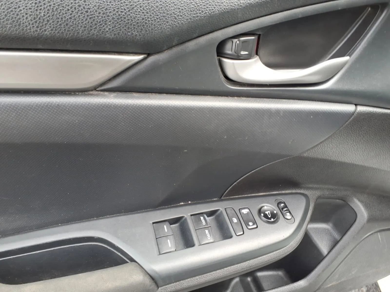 Used 2019 Honda Civic LX image 25