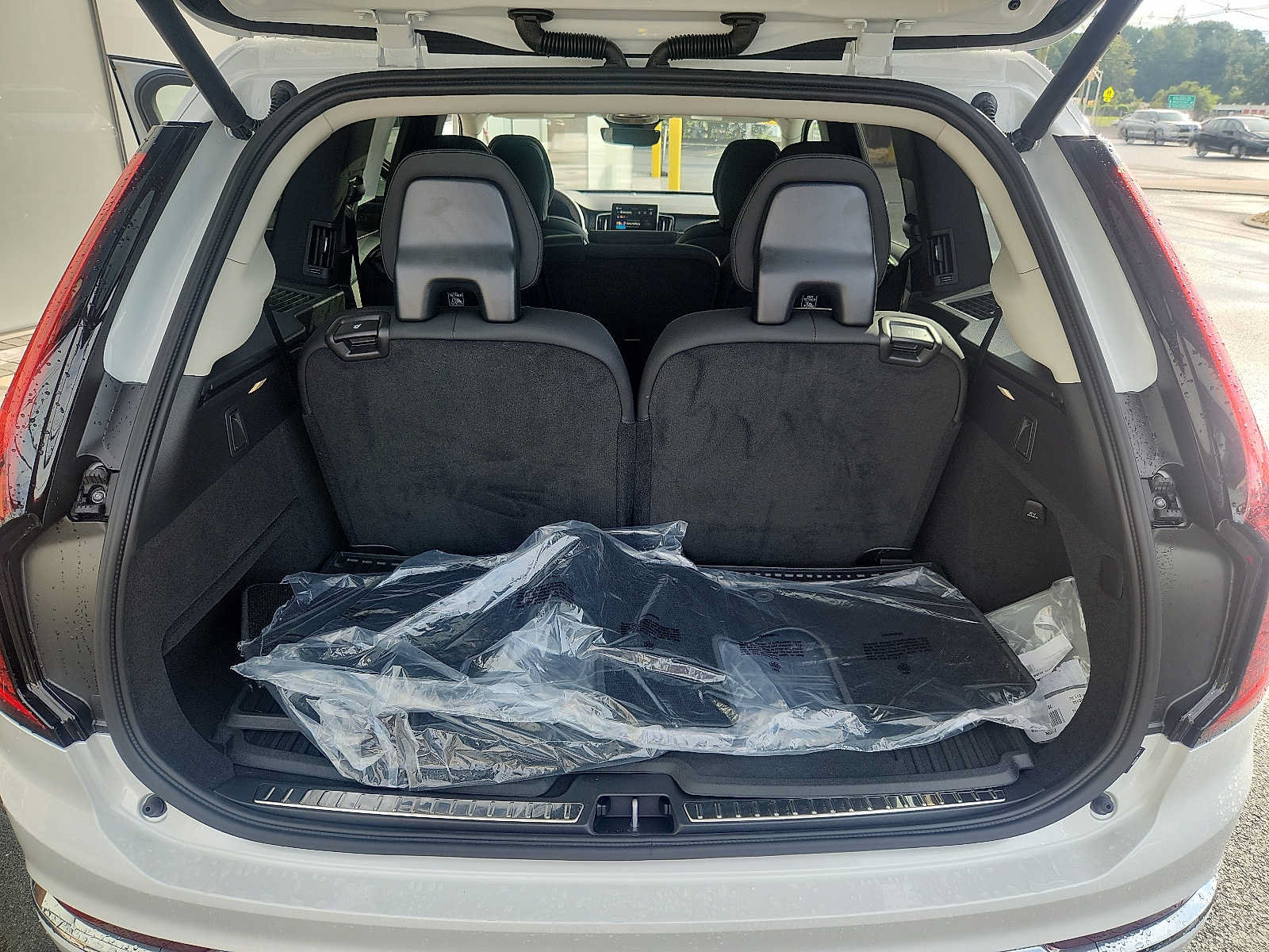 Used 2026 Volvo XC90 B6 Plus w/ Protection Package AWD/4WD image 27