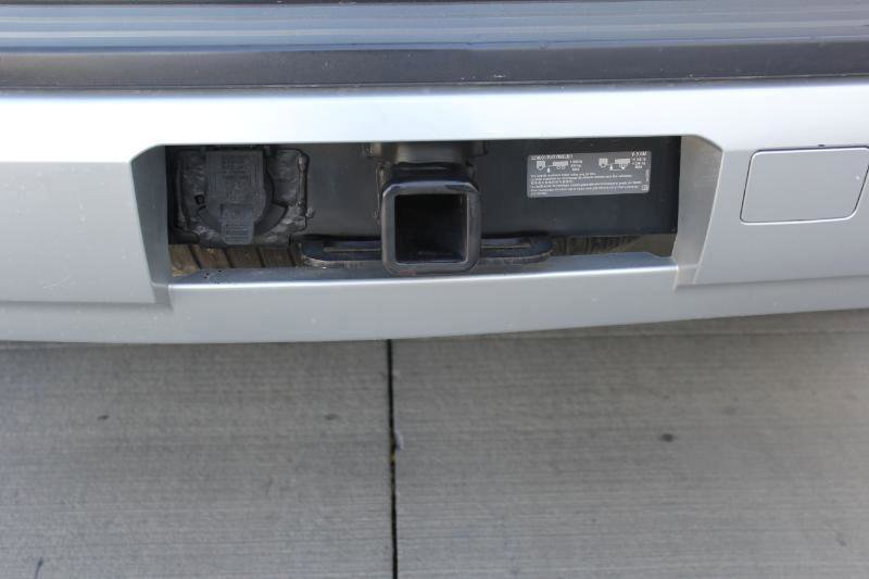 Used 2015 Chevrolet Suburban LT image 9