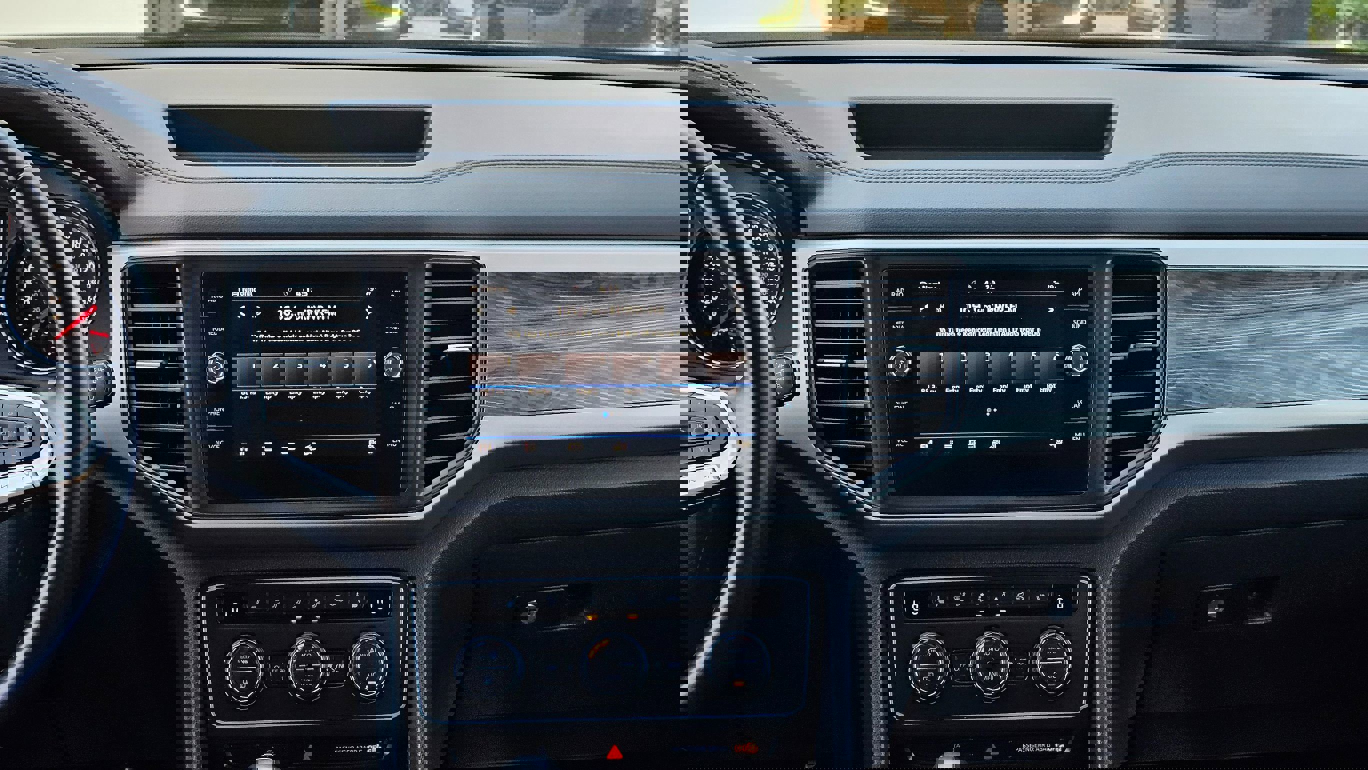 Used 2020 Volkswagen Atlas Cross Sport SE image 22