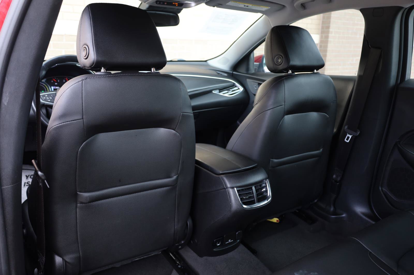 Used 2018 Chevrolet Malibu Hybrid w/ Leather Package FWD image 17